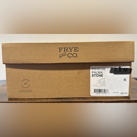 Frye and Co. Women’s Stone Palma Stacked Heel Booties NWT Various Sizes - Picture 2 of 8